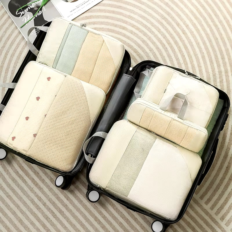 Koffer netjes ingepakt met compressie packing cubes